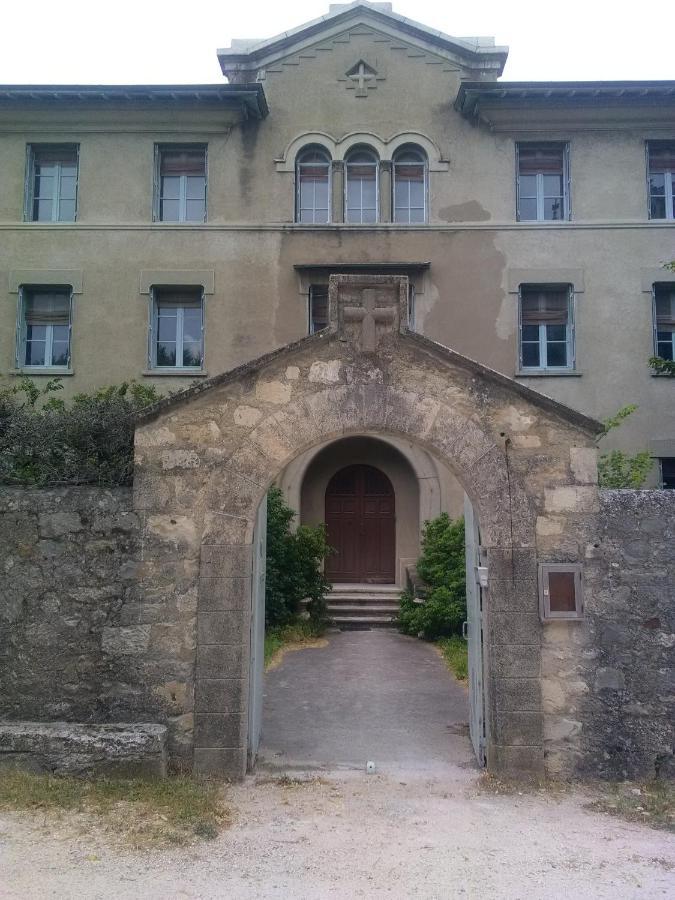 Gite D'Etape Clos St Roch Viviers Exterior photo